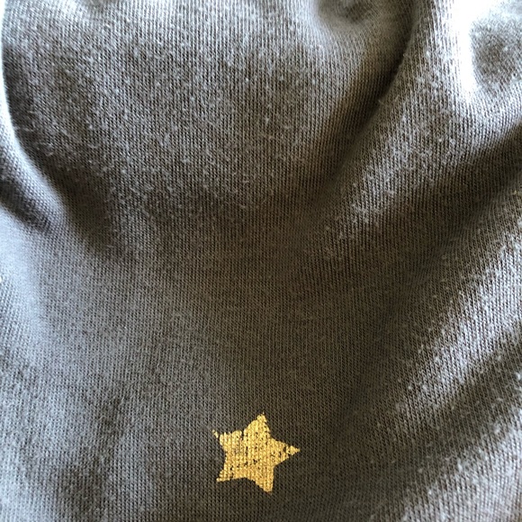 Cropped Star Sweatshirt - Picture 4 of 4